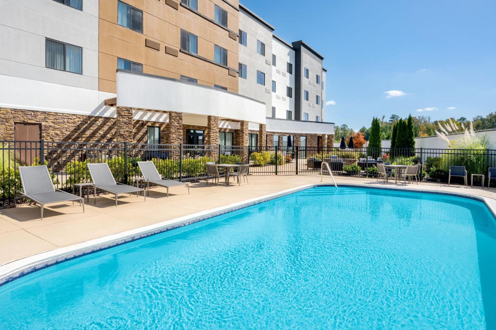 Courtyard By Marriott Auburn Hotell Eksteriør bilde