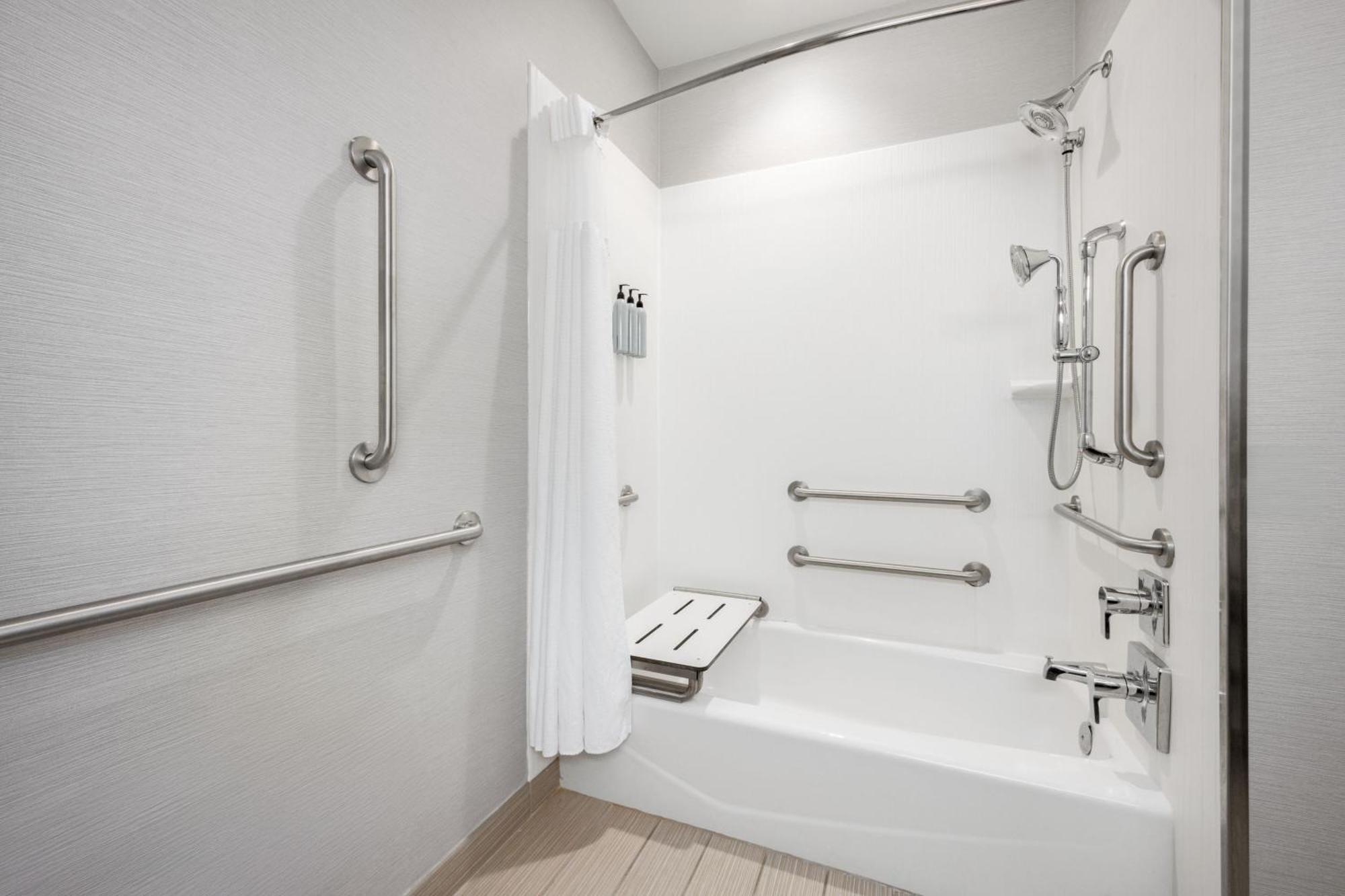Courtyard By Marriott Auburn Hotell Eksteriør bilde